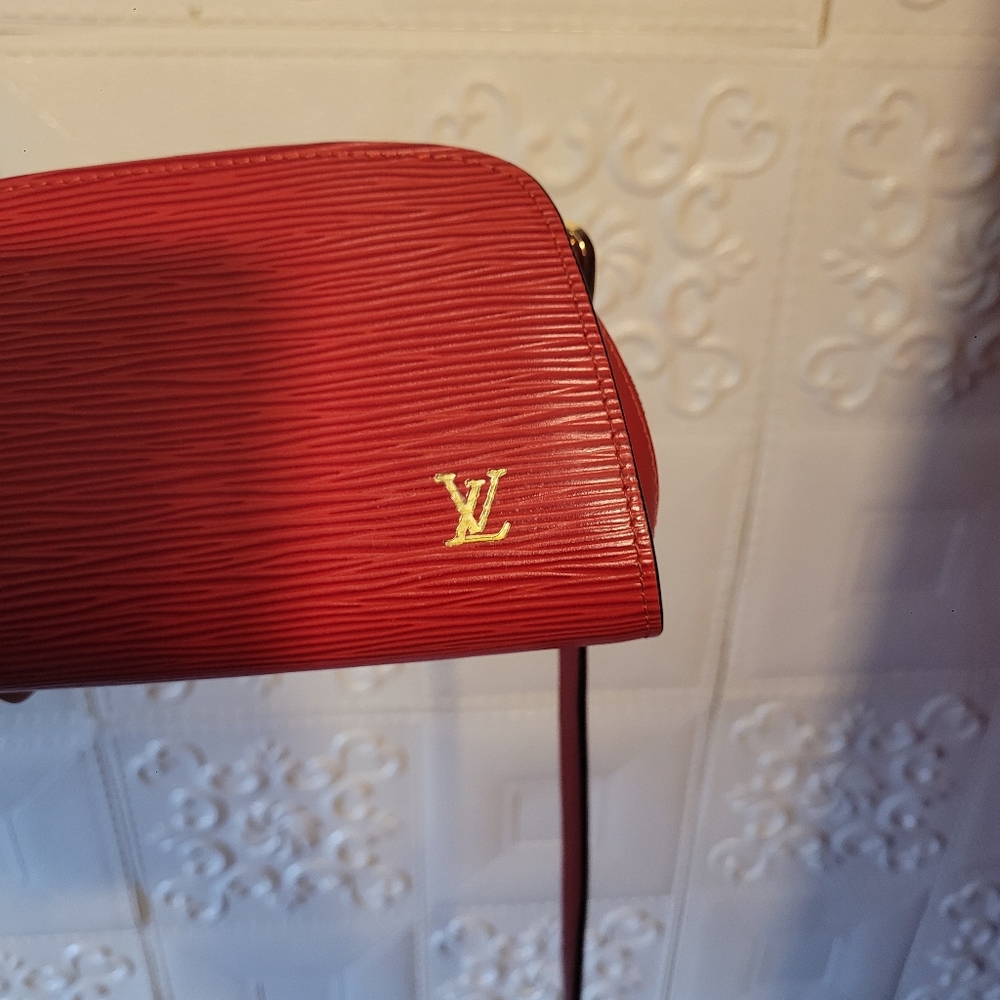 Louis Vuitton Epi Dauphine Jaune Red Clutch Toiletry Crossbody Bag Authent8c - Picture 14 of 17